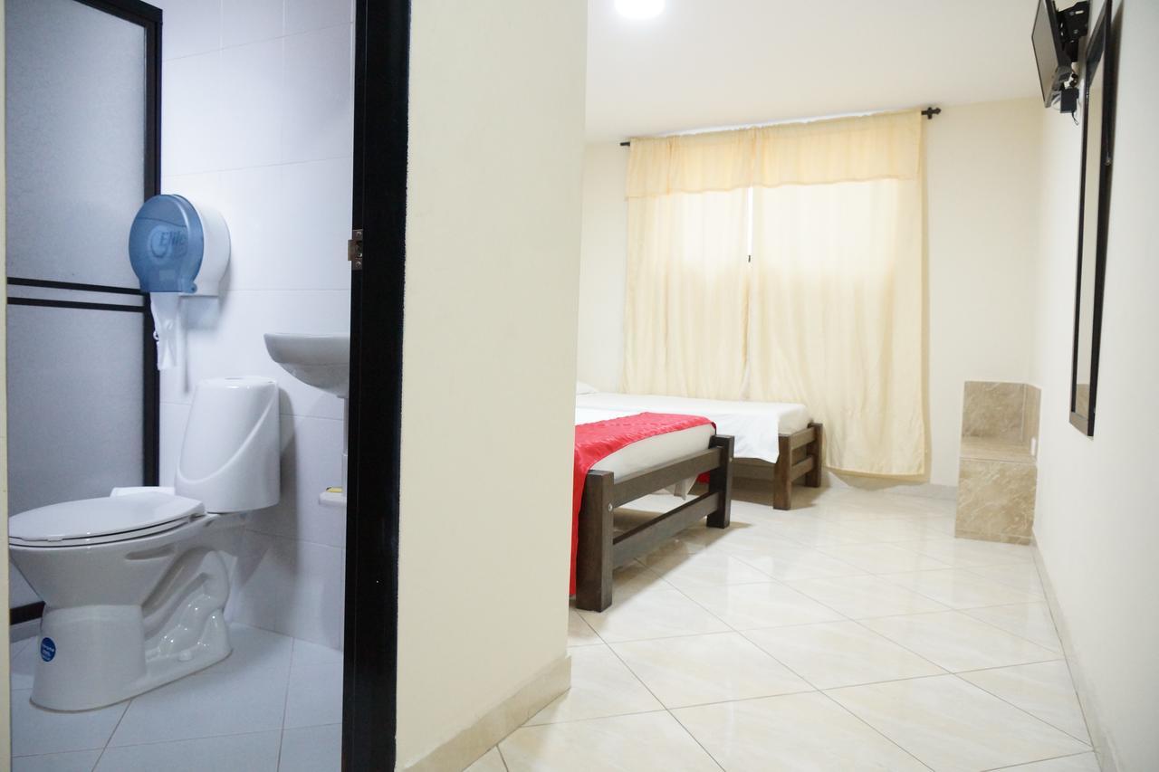 Hotel Esmeralda 圣希尔 外观 照片