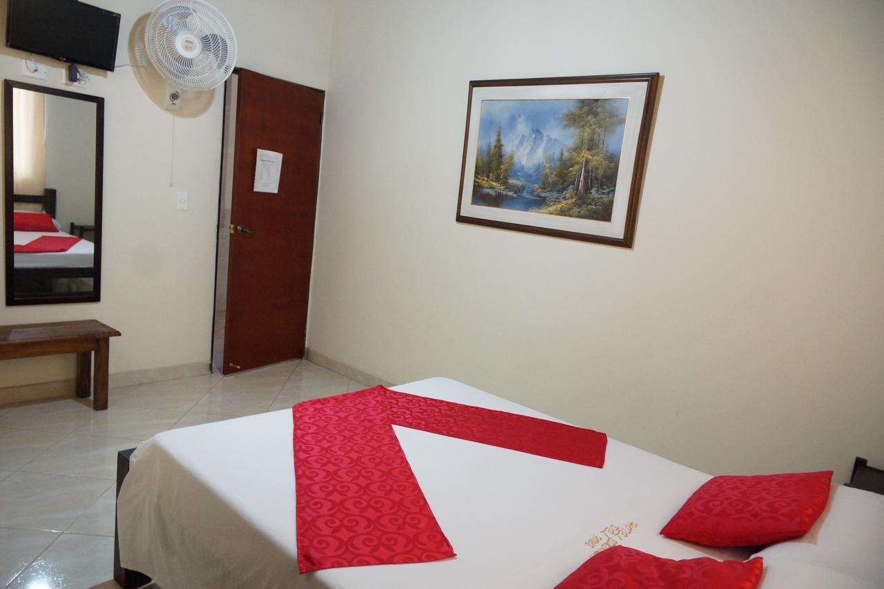Hotel Esmeralda 圣希尔 外观 照片